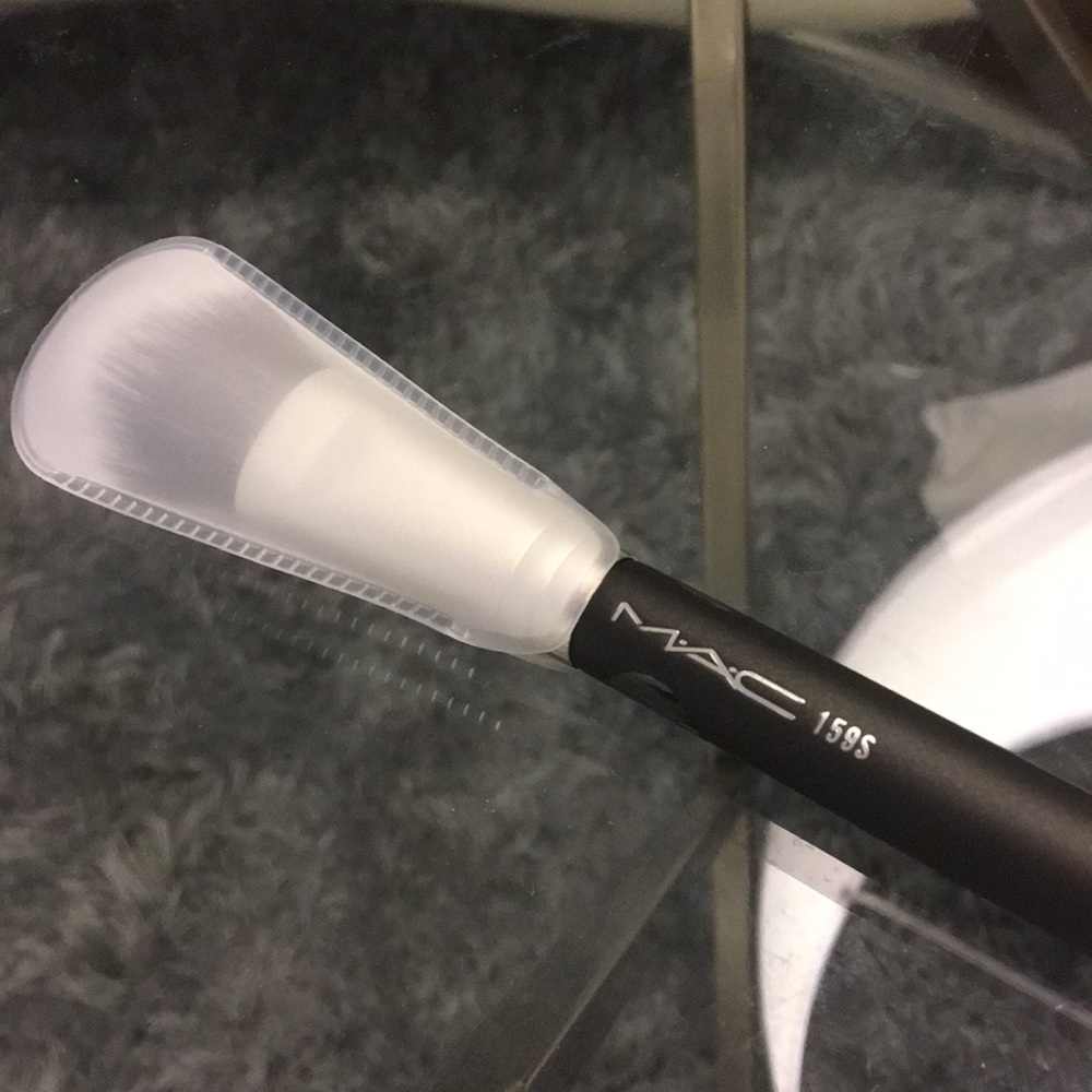 MAC Blush Brush